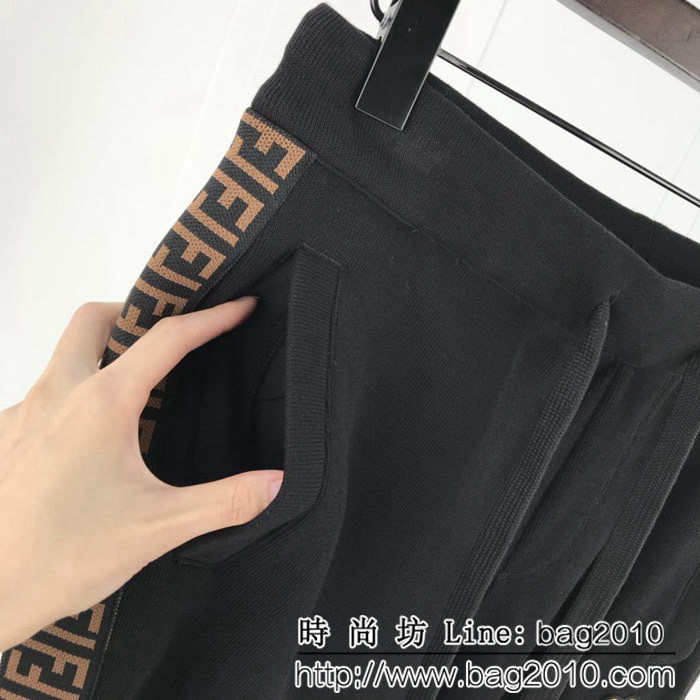 FENDI芬迪 18秋冬新款 金色串珠老佛爺印度絲 衛褲 特別款 ydi1133
